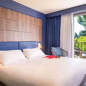 Mercure Centre Bompard La Corniche Hotel