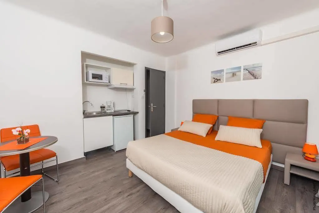 Le Royal Aparthotel Marseille 3*,